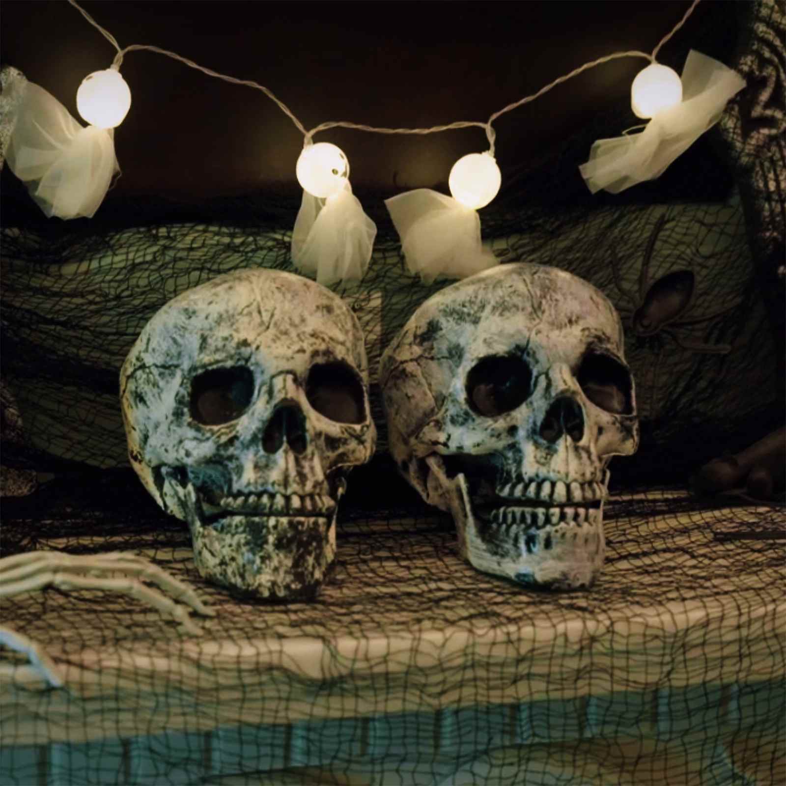 vidaXL Νεκροκεφαλή Halloween SPOOKA 2 τμχ. Λευκό 12 x 15 x 17,5 εκ.